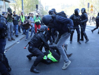 Violences policières contre les Gilets Jaunes - Photo : Olivier Arandel
