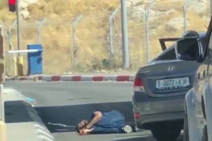 Le nouveau rapport médico-légal de Forensic Architecture a révélé des divergences cruciales dans la version israélienne du meurtre d’Ahmed Erekat, renforçant les affirmations selon lesquelles il avait été tout simplement assassiné [Rapport