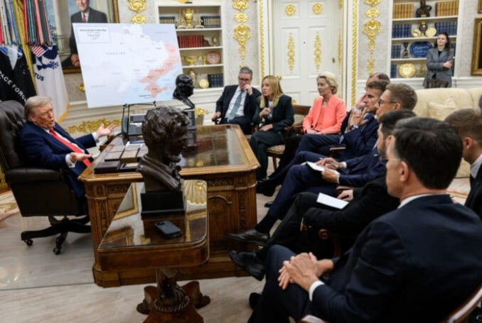 Photo via Mondoweiss : Officiel Maison Blanche / Daniel Torok